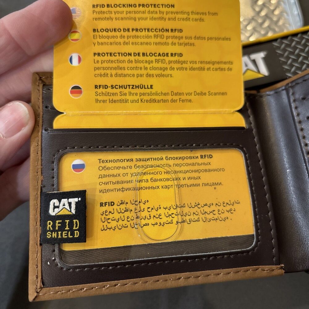 CAT Caterpillar Single BiFold Leather RFID Wallet  Embossed Logo Tan W/ Gift Tin - Picture 5 of 11